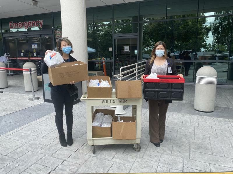 张洛萱为惠提尔医院送餐