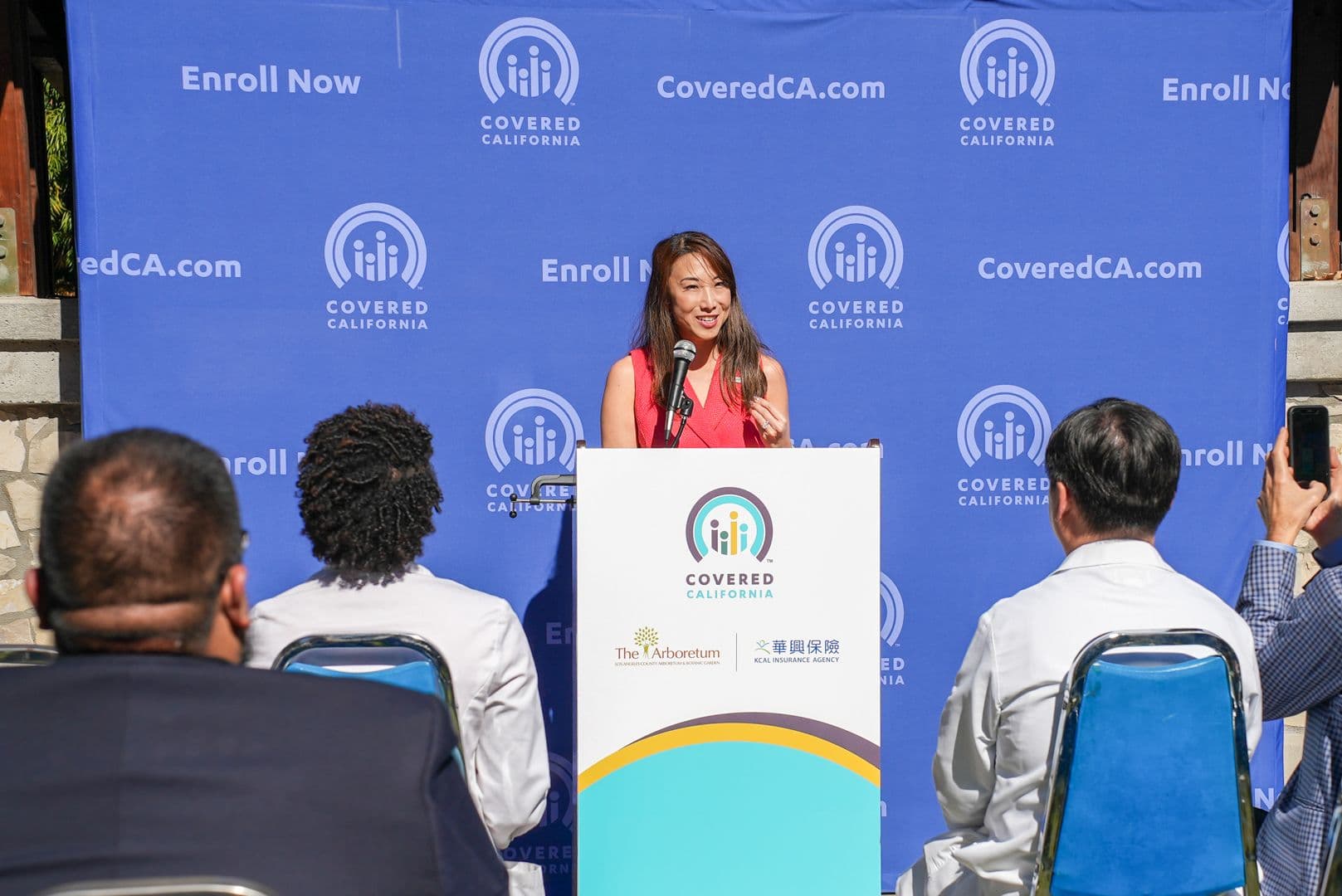 华兴保险首席策略官张洛宣在华兴保险与加州全保新春媒体发布会上致词
