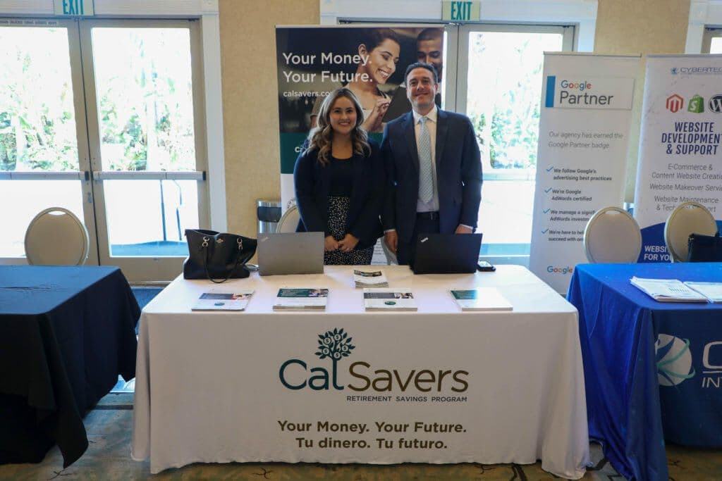 CalSavers代表在2020年企业雇主研讨会的参展摊位